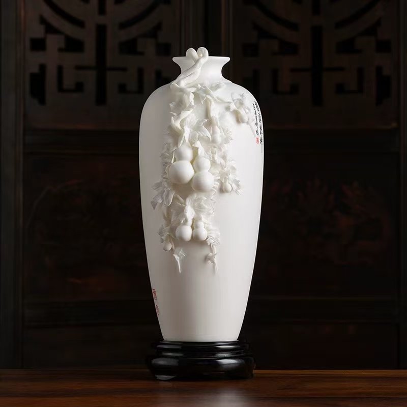 Hand-painted porcelain vase - Image 3